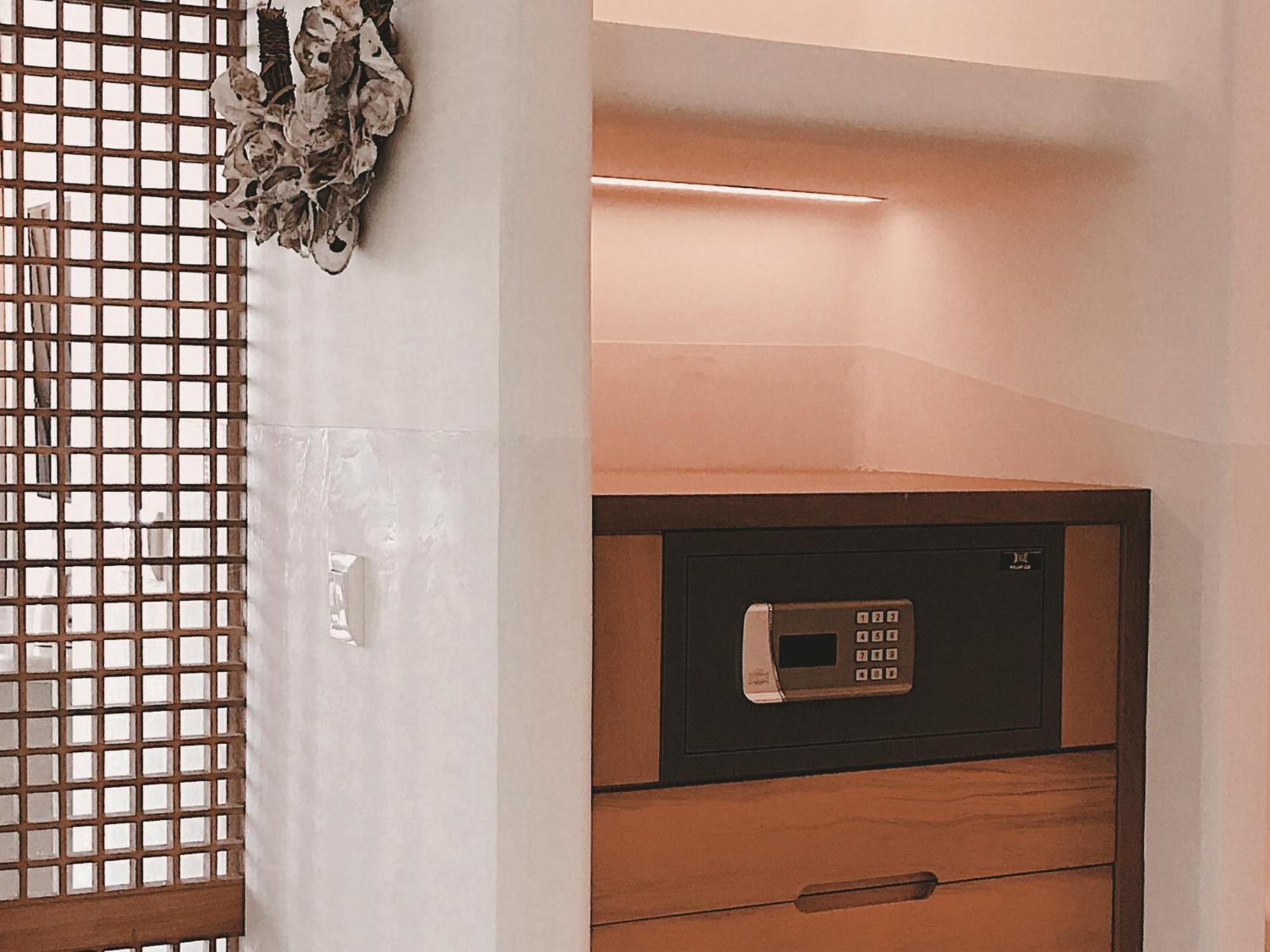 Perios Beach House - Adults Only تورونشْ الغرفة الصورة